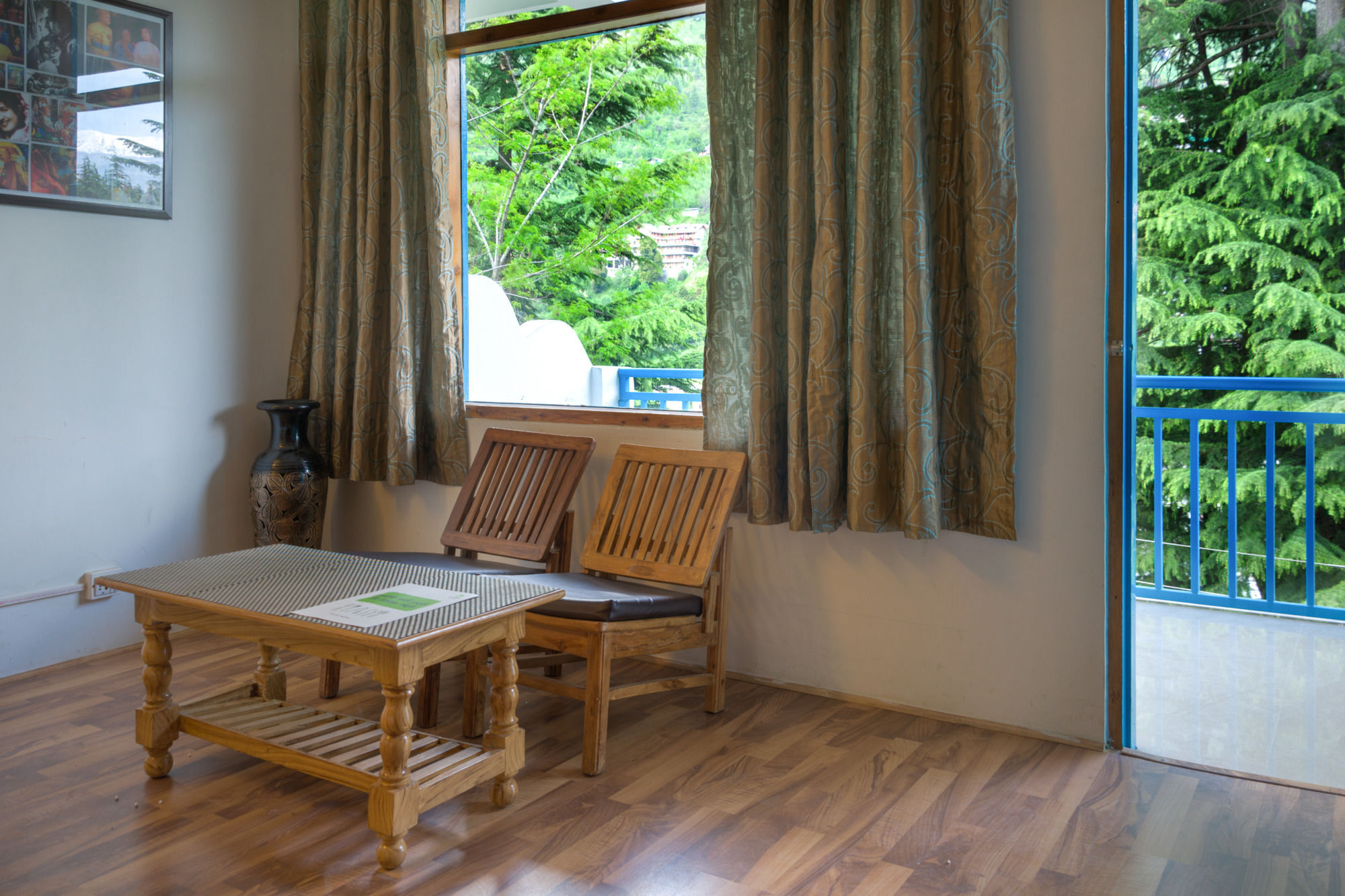 Treebo Trend Celebriti Manali Hotel Vashist Exterior photo