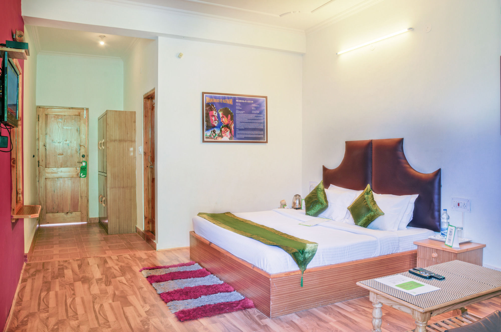 Treebo Trend Celebriti Manali Hotel Vashist Exterior photo